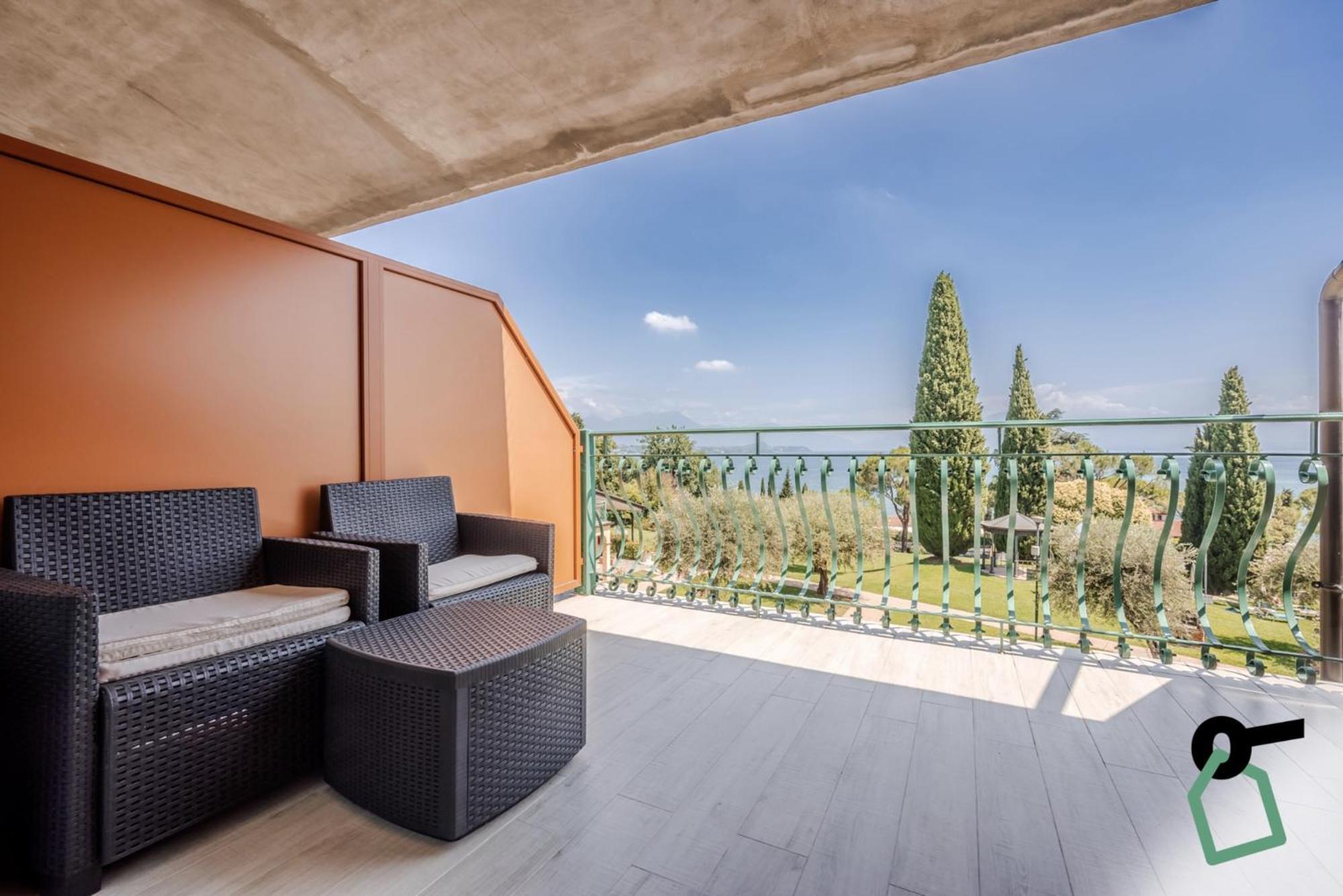 Hotiday Apartment Collection - Desenzano Ντεζεντσάνο ντελ Γκάρντα Εξωτερικό φωτογραφία